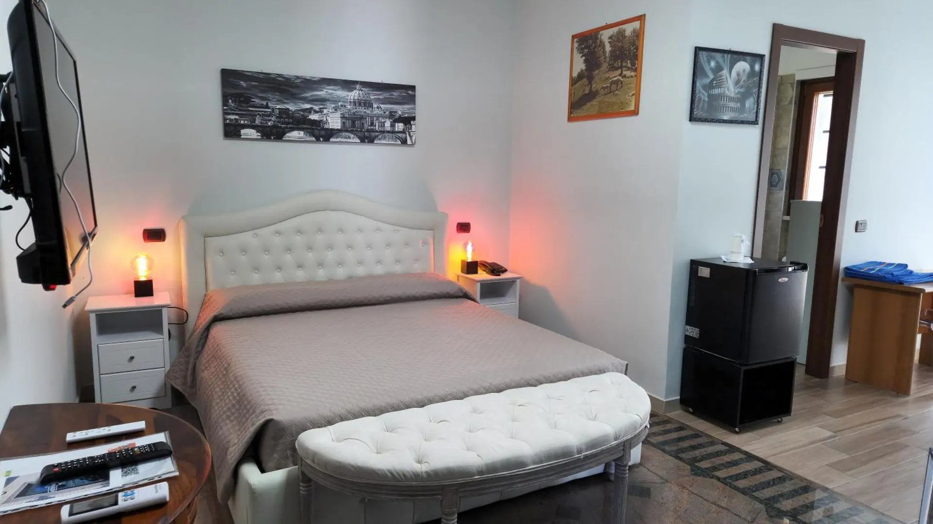 Castelbarco House B Hotel Rome 0*,