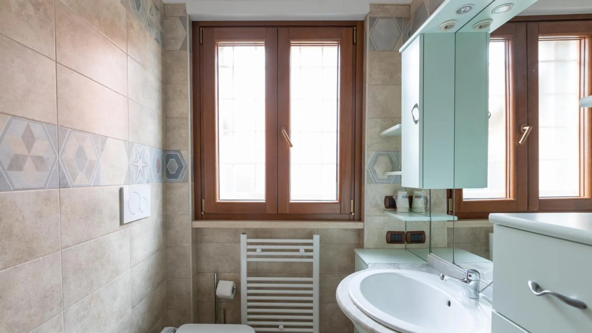 Castelbarco House B Otel Roma İtalya