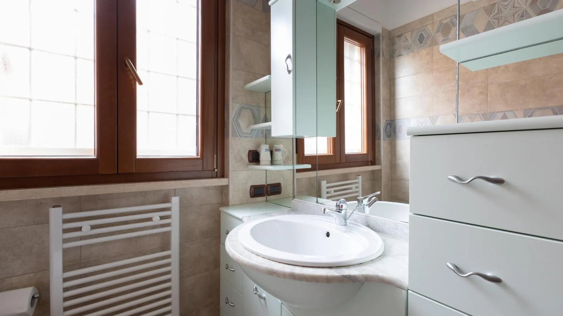 Castelbarco House B Hotel Rome 0*,